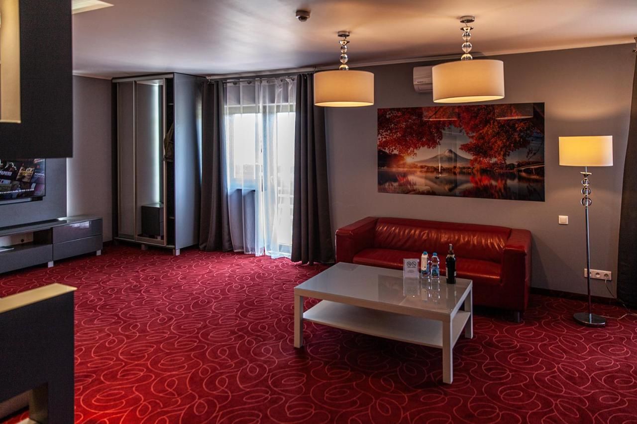Отель Hotel Fox Wolbórz-7